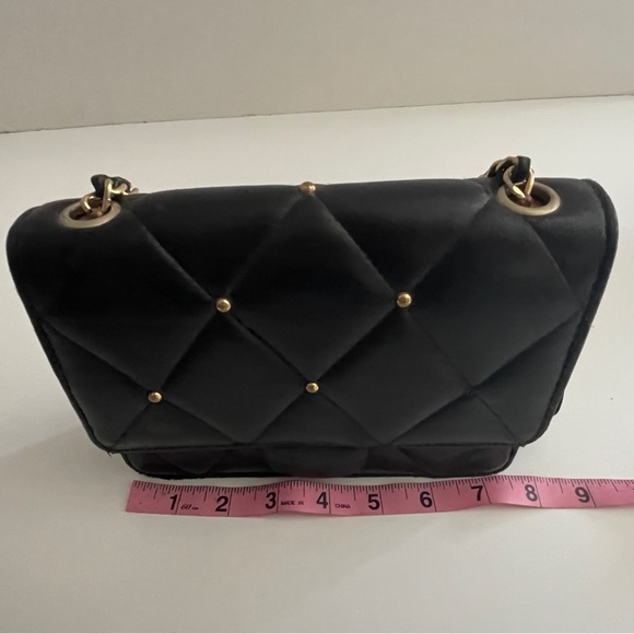 Black leather quilted shoulder bag - Picture 2 of 10